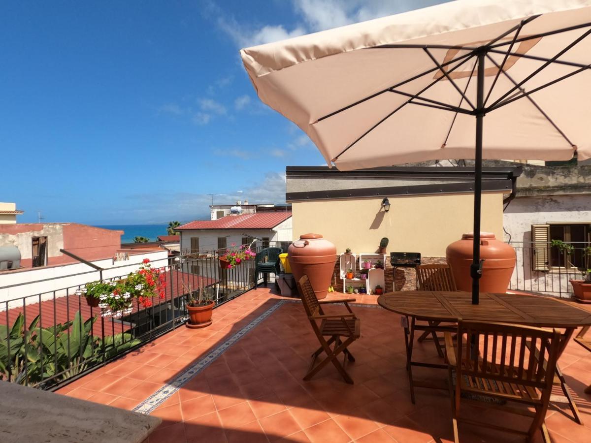 Terrazza Lungomare Vila Caronia Marina Exterior foto