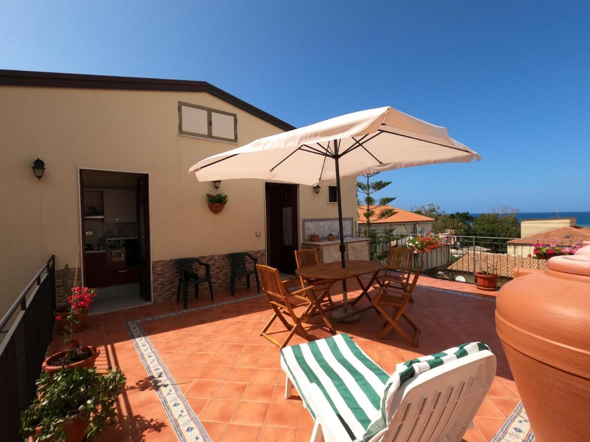 Terrazza Lungomare Vila Caronia Marina Exterior foto