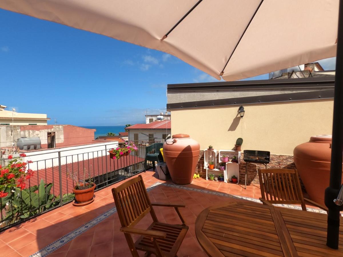 Terrazza Lungomare Vila Caronia Marina Exterior foto