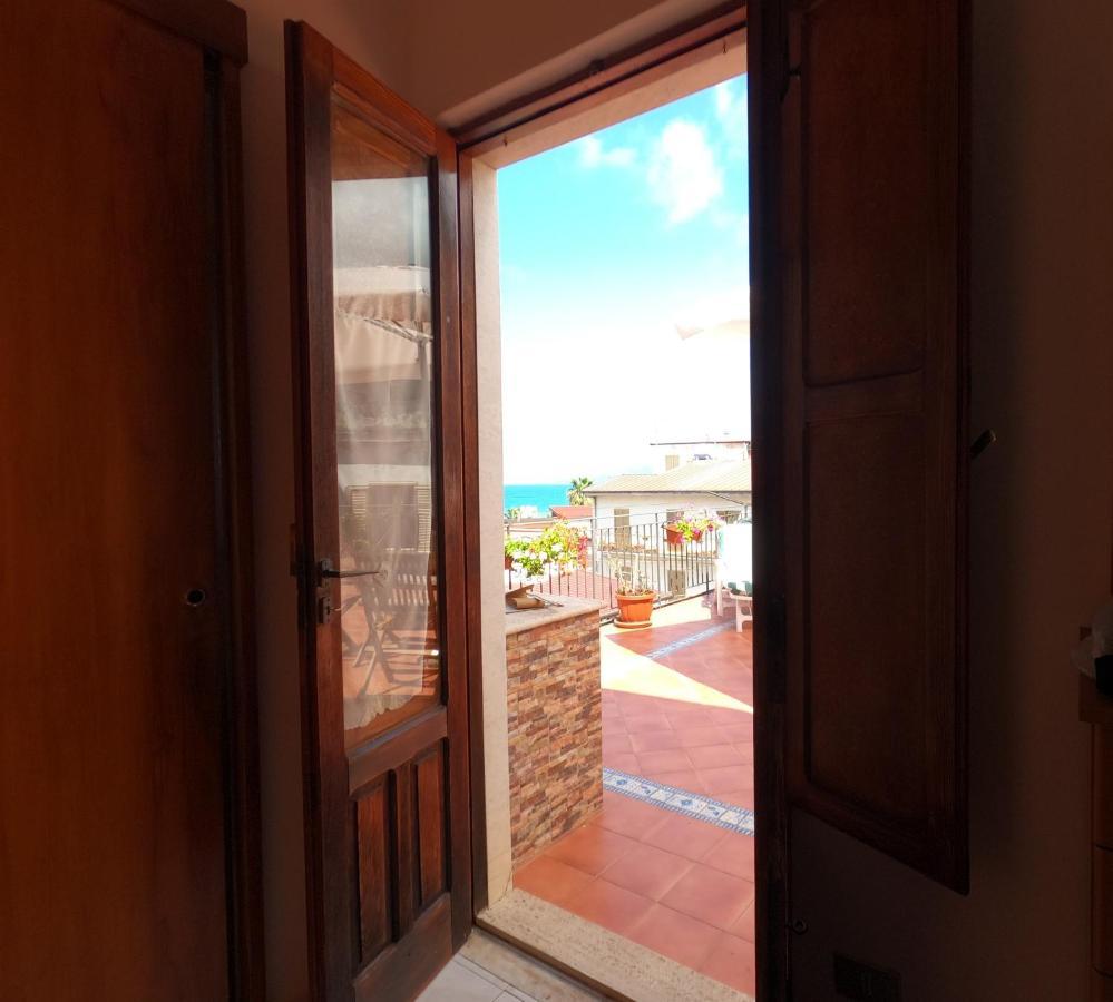 Terrazza Lungomare Vila Caronia Marina Exterior foto