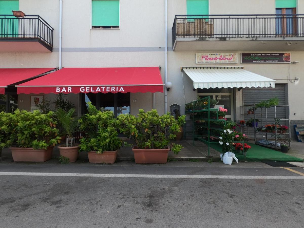Terrazza Lungomare Vila Caronia Marina Exterior foto