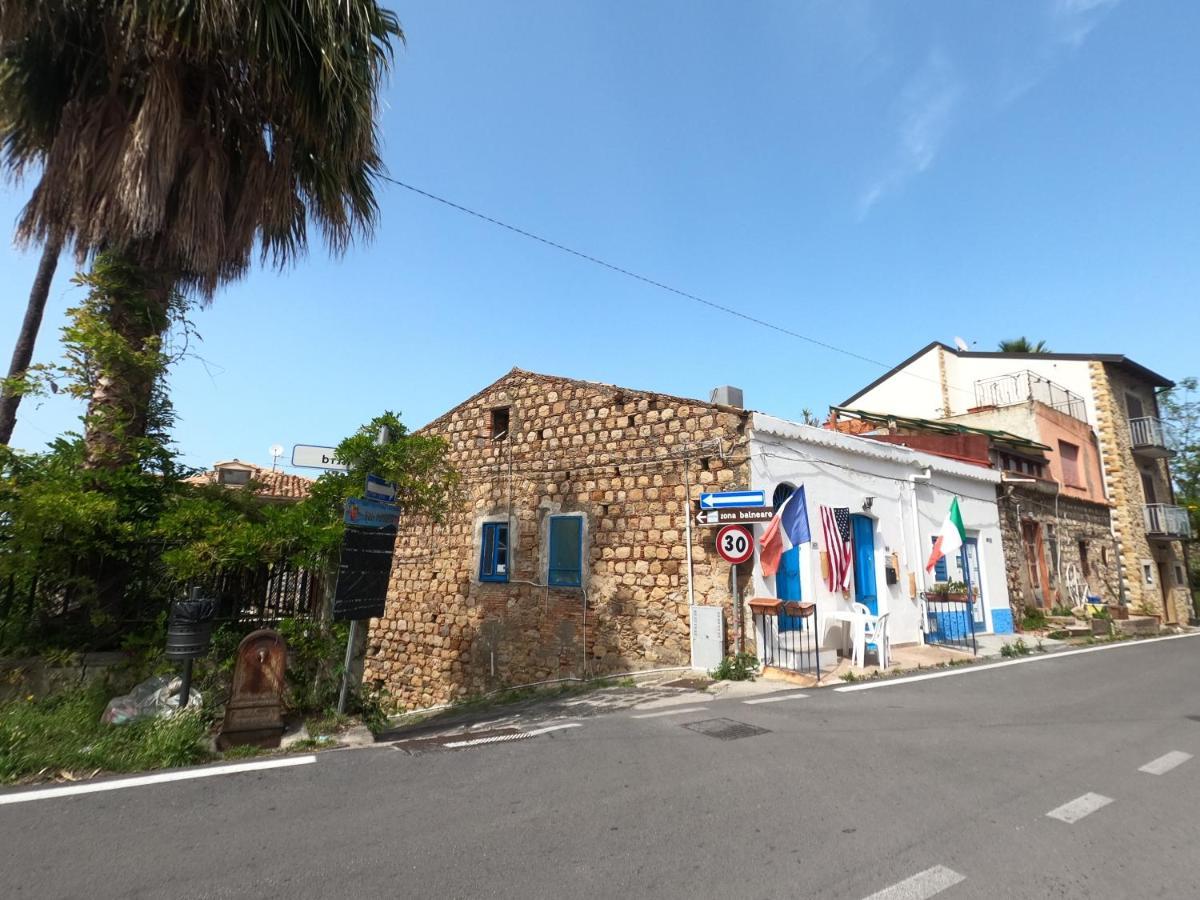 Terrazza Lungomare Vila Caronia Marina Exterior foto